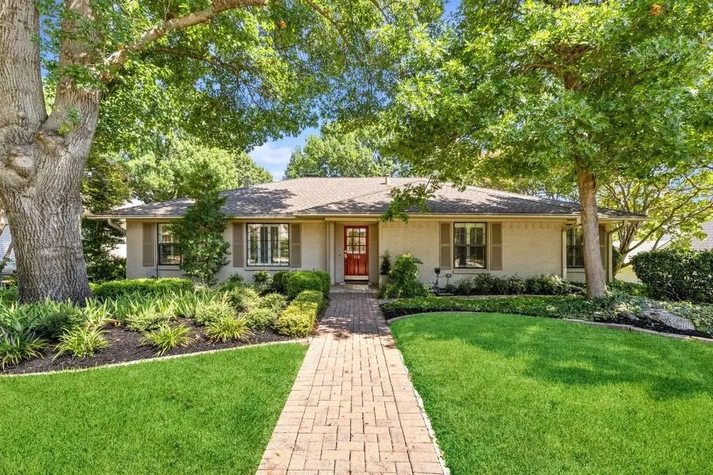 Custom outdoor landscaping for beautiful yards in Addison, TX by Epiphany Lawn and Garden