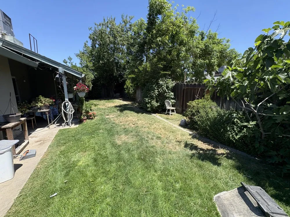 Local lawn mowing service for residential properties in Modesto, CA by Epi’s Landscaping And Maintenance