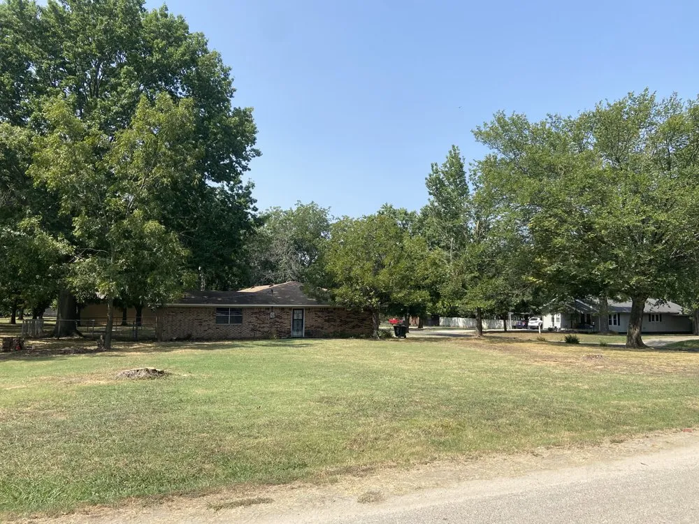 Affordable lawn mowing service experts serving Holdenville, OK - Epperley Lawn Care & Property Maintenance