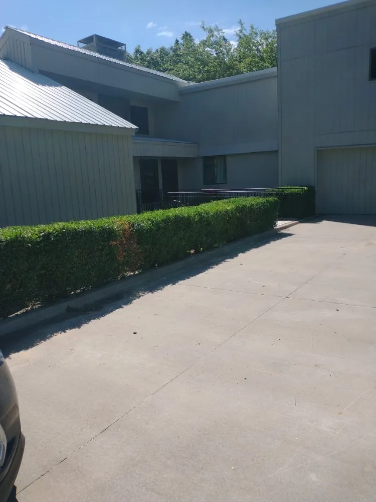 Affordable landscape design in Bartlesville, OK by Epps Lawn An Handyman Services