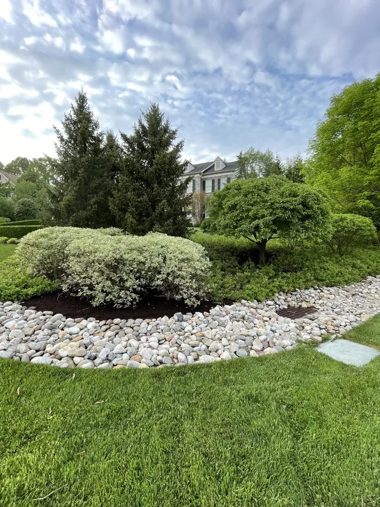 Top-rated lawn care service in Kennett Square, PA by ER Lawn and Landscaping