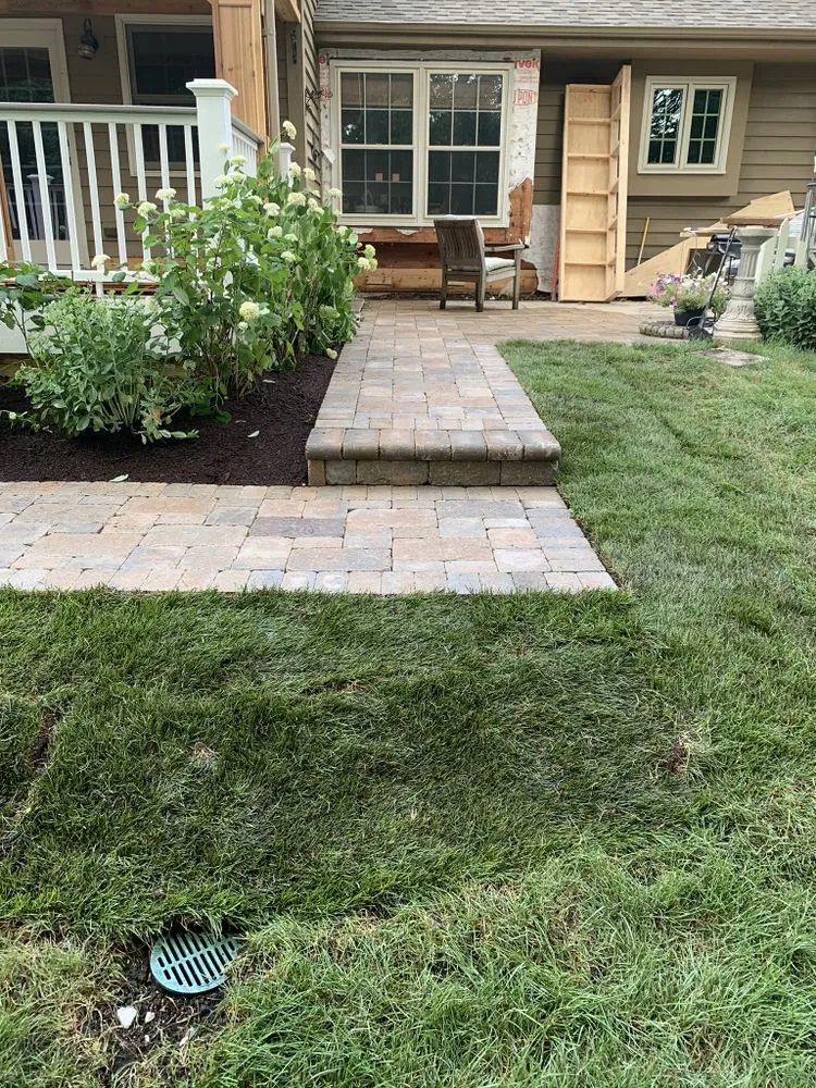Local outdoor landscaping in Chicago, IL - E&R Lawncare & Plantscapes