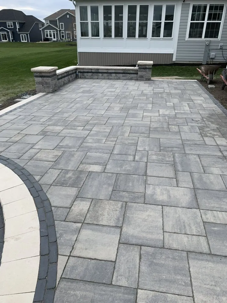 Custom lawn mowing service with custom design across Chicago, IL - E&R Lawncare & Plantscapes