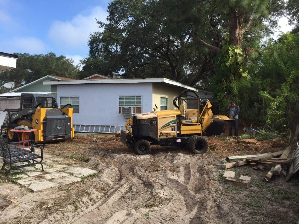 Local lawn mowing service for homes in Saint Petersburg, FL by Er Tree services