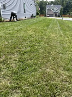 Erazo Landscaping Services Logo