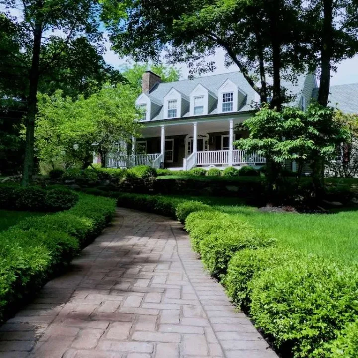 Top-rated yard cleanup service in Annandale, NJ - Ercolano's Landscaping