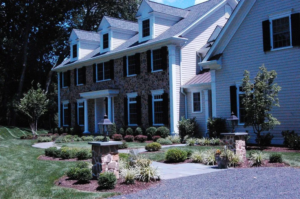 Custom garden landscaping experts serving Annandale, NJ - Ercolano's Landscaping