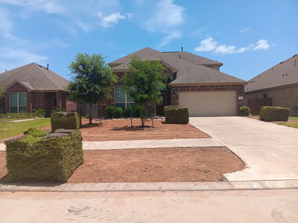 Custom lawn care service experts serving Houston, TX - Eri Landscaping