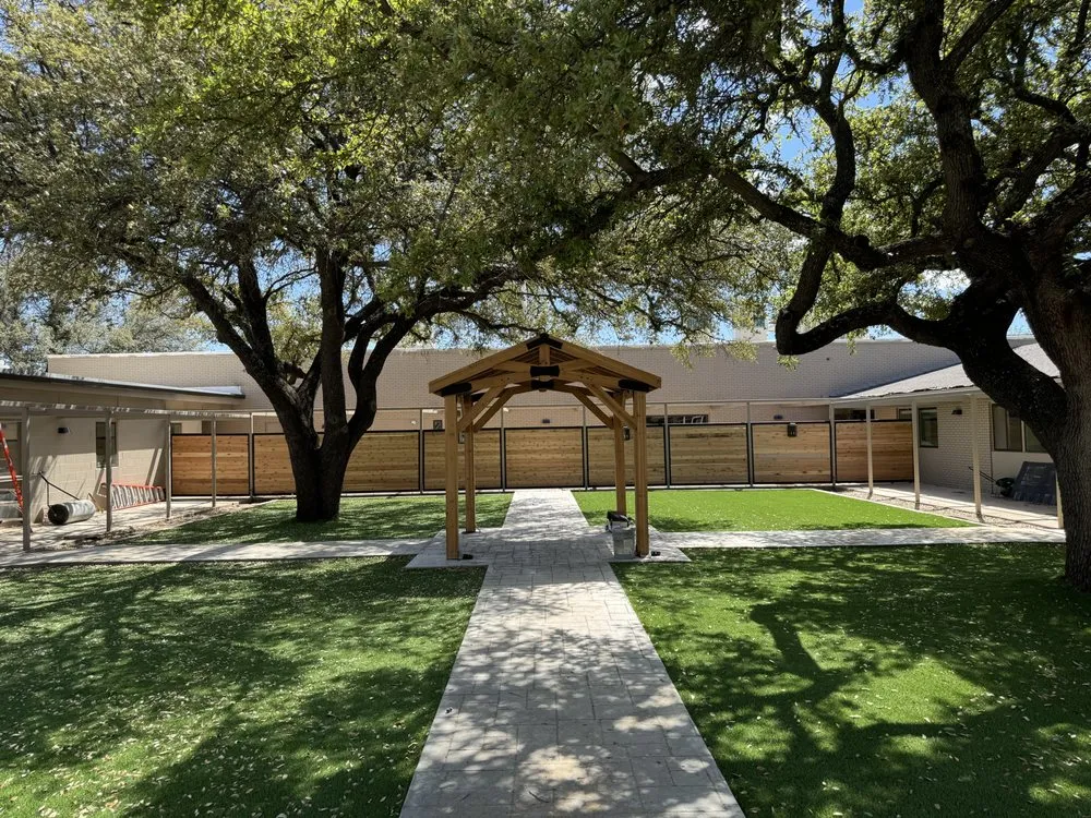 Top-rated lawn care service in Abilene, TX by Eric The Great Landscaping