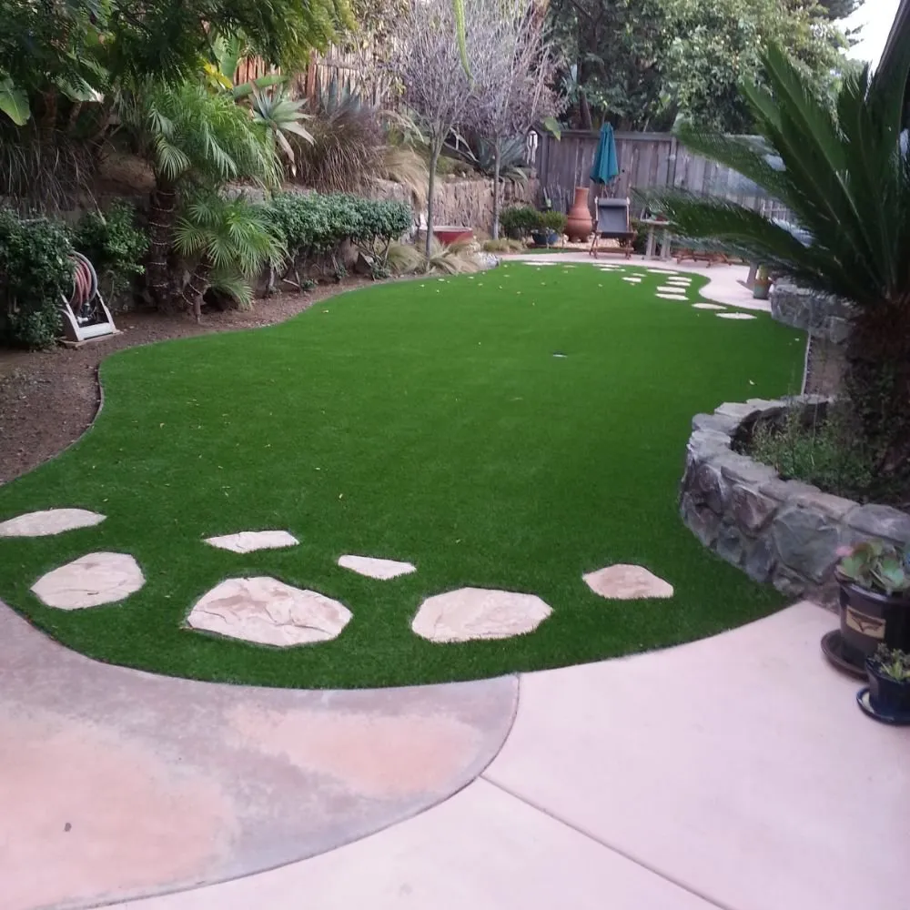 Expert lawn mowing service with custom design across Cardiff, CA - Eric Thomas Landscaping