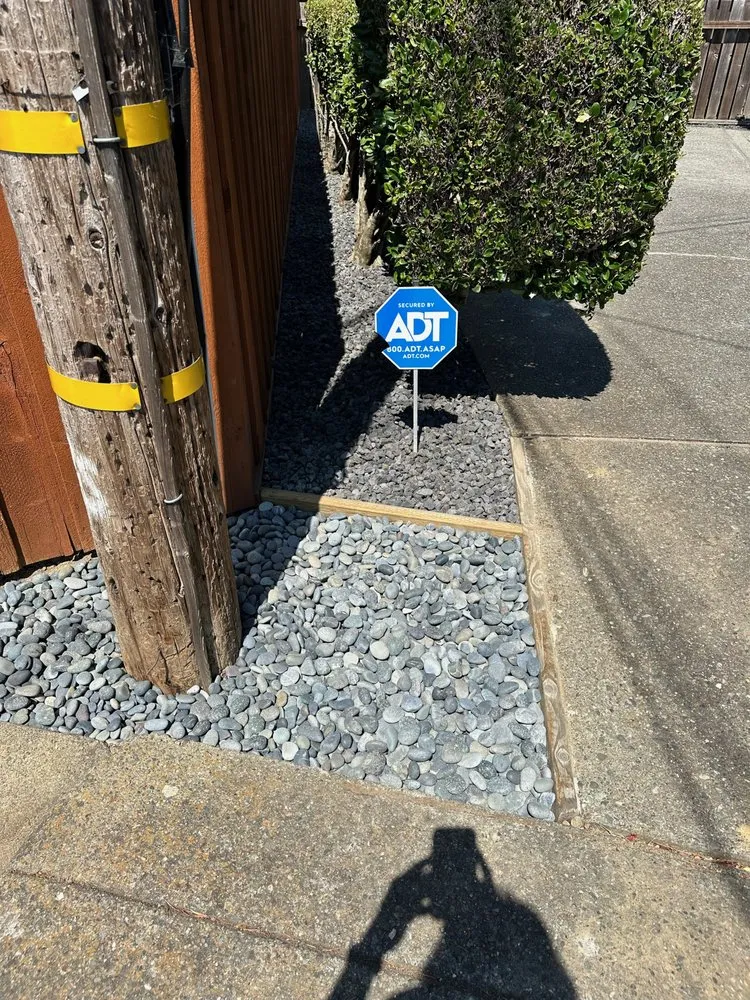 Reliable lawn mowing service for residential properties in San Rafael, CA by Erick Landscaping