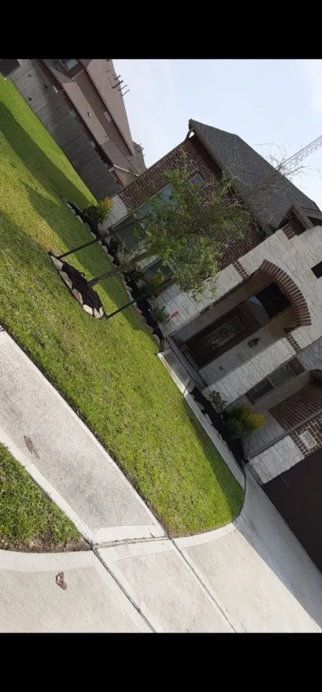 Custom landscape design for residential properties in Houston, TX by Erick Lawns