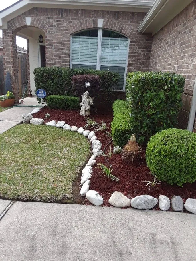 Reliable landscaping services for outdoor upgrades across La Marque, TX - Erick's Lawn Service