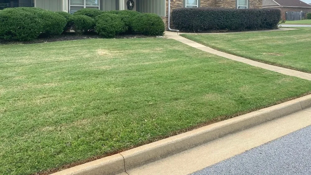 Top-rated lawn care service in Dayton, TX by erics landscaping