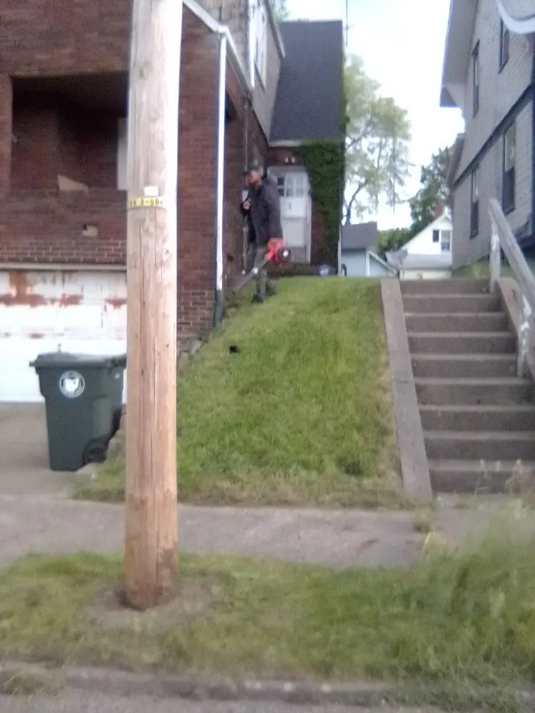 Custom outdoor landscaping in Canton, OH - Eric's Lawn and Landscaping