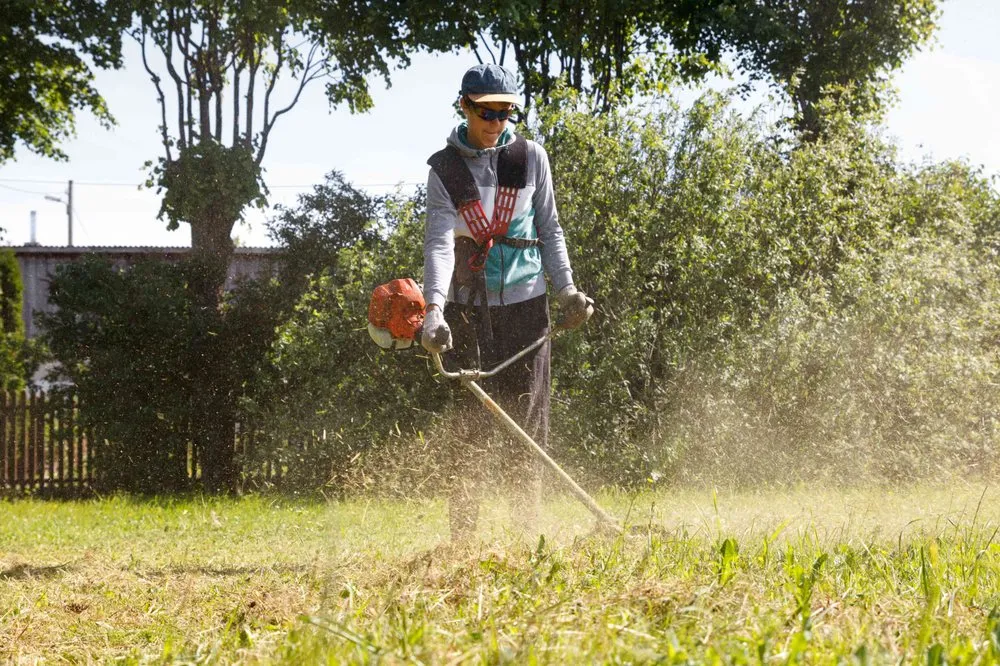 Reliable outdoor landscaping experts serving Canton, OH - Erics Lawn Care