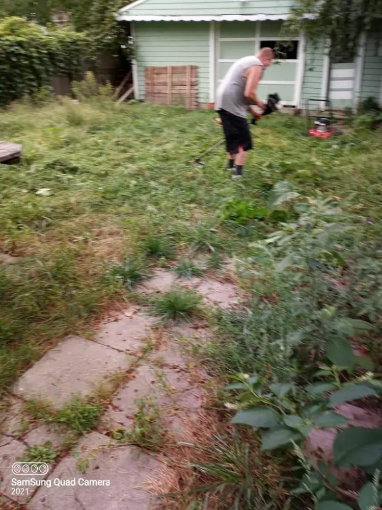 Professional residential landscaping in Toledo, OH by Eric's lawn care &more