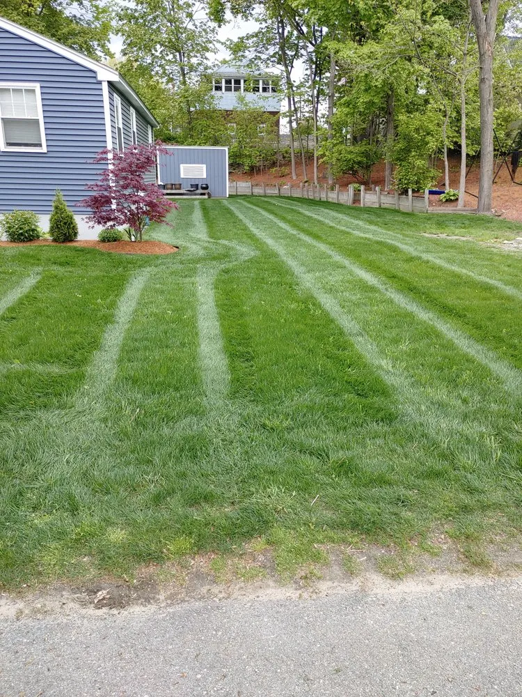 Professional lawn mowing service in Nashua, NH - Eric's Lawn Care Service
