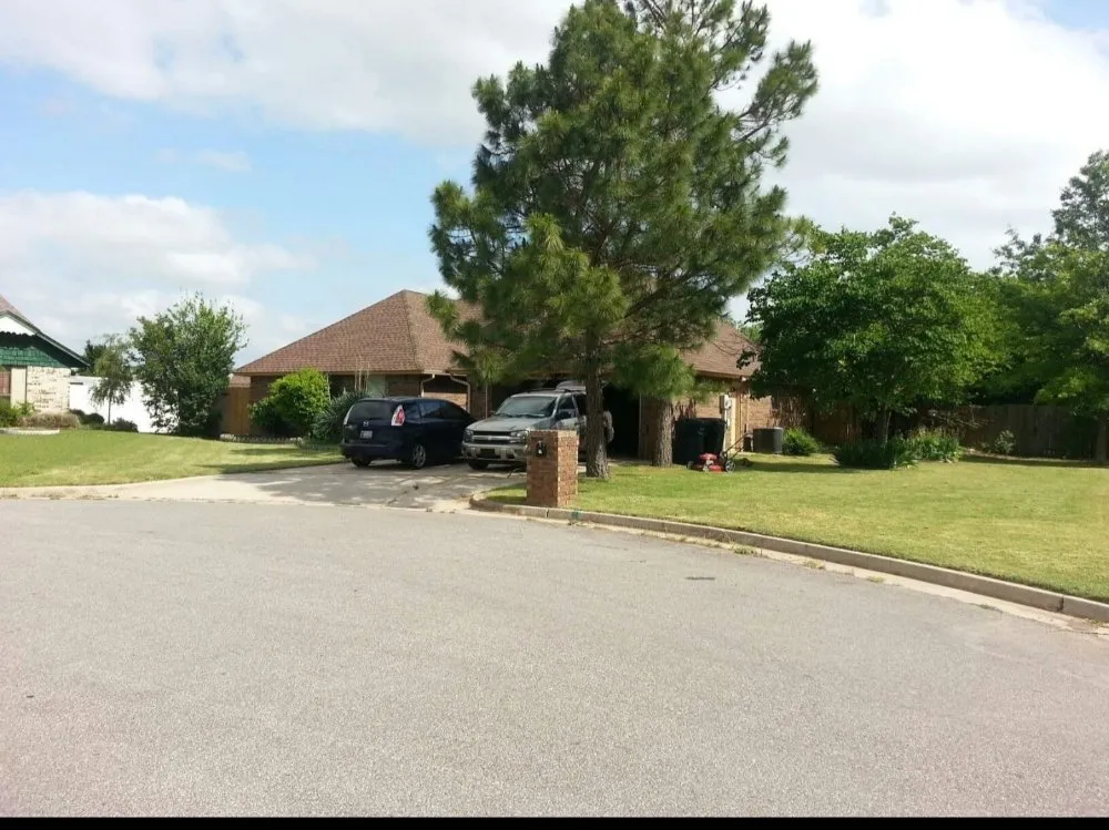 Expert landscape design for beautiful yards in Yukon, OK by Eric's Lawn Care