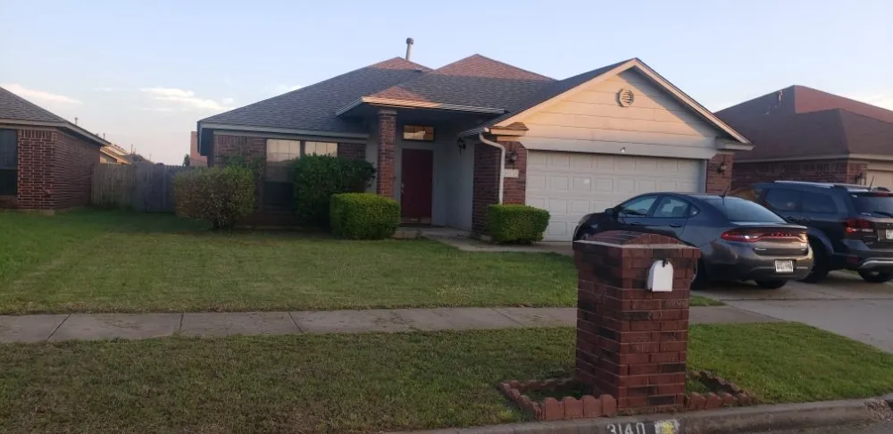 Local residential landscaping for residential properties in Yukon, OK by Eric's Lawn Care