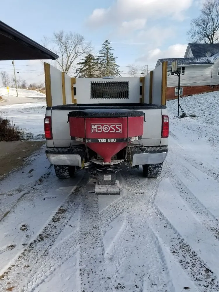 Top-rated yard cleanup service experts serving Canton, OH - Erics Lawn Service