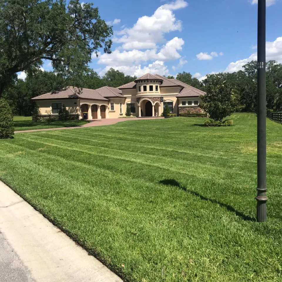 Affordable yard maintenance for homes in Mulberry, FL by Eric's Lawn Service