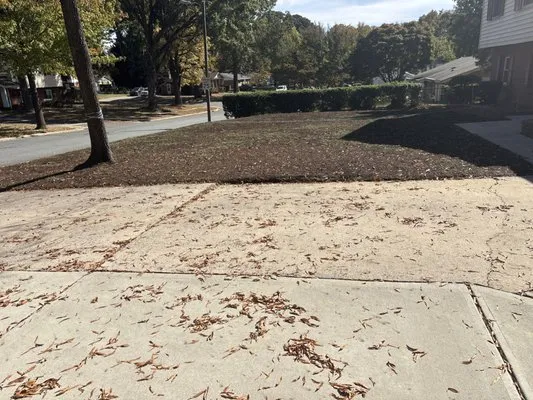 Eric's Lawnservice Logo