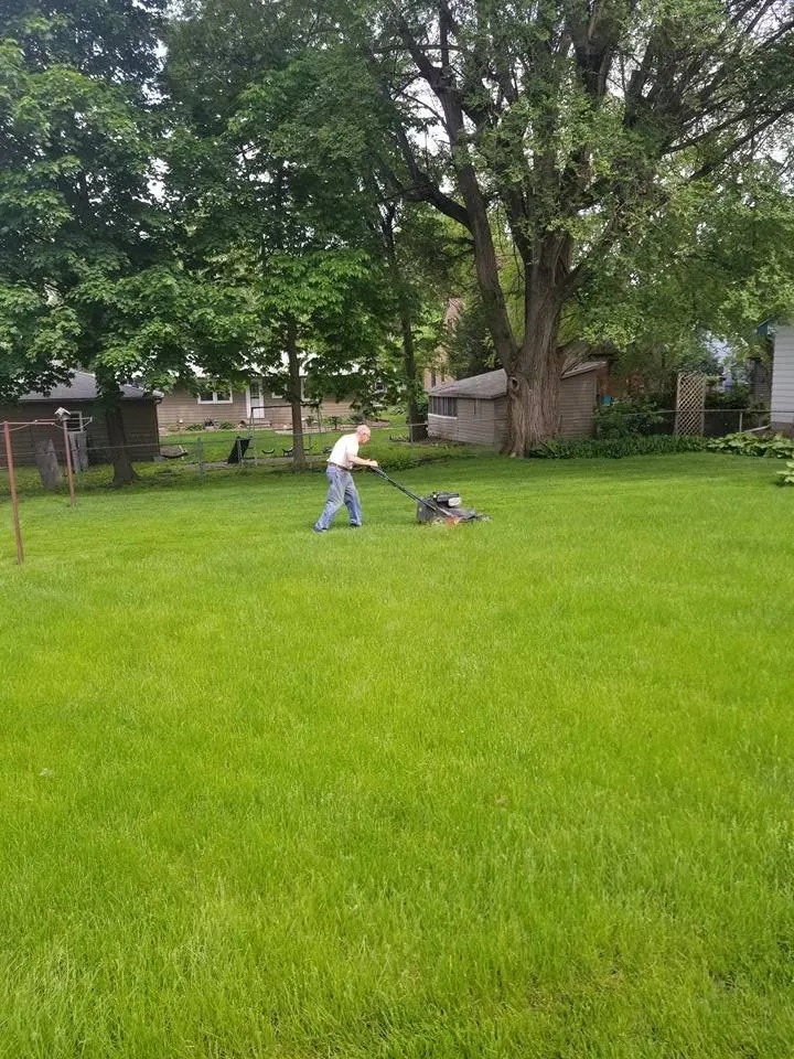 Local landscaping services in Urbandale, IA - Eric's Mow N Guy