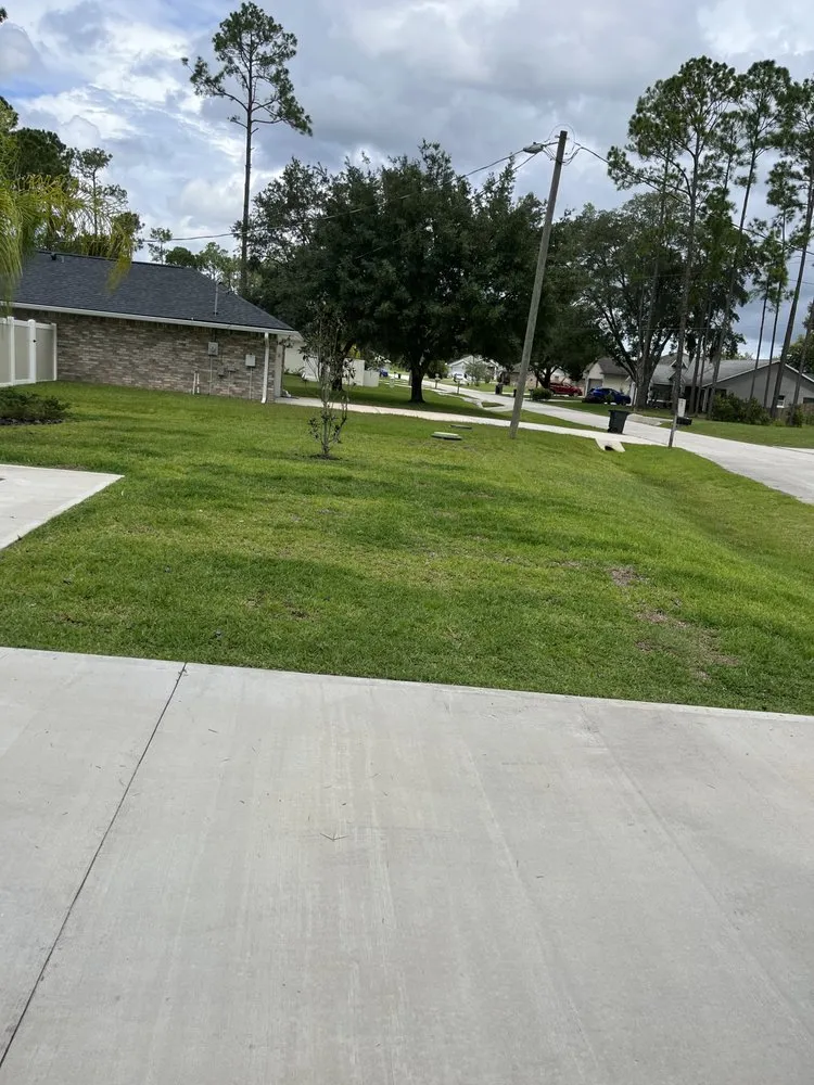 Top-rated outdoor landscaping for outdoor upgrades in Palm Coast, FL by Erics Yard Maintenance