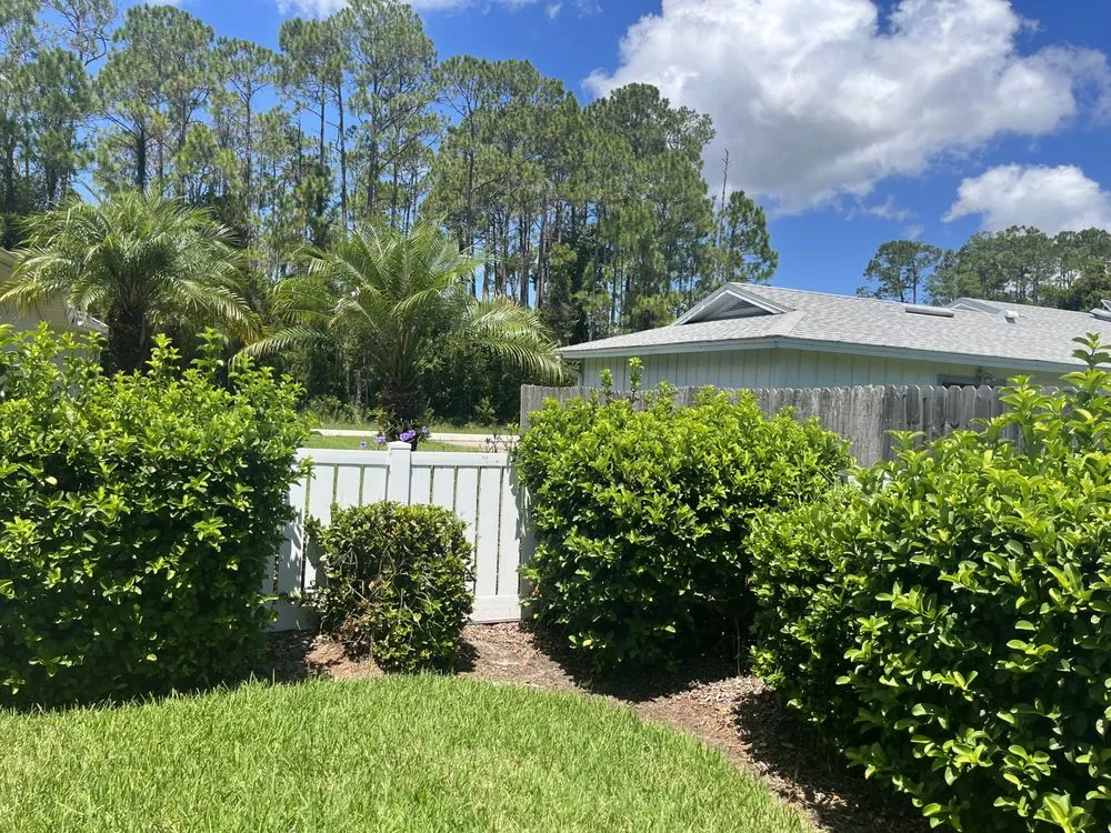 Custom lawn care service in Palm Coast, FL - Erics Yard Maintenance