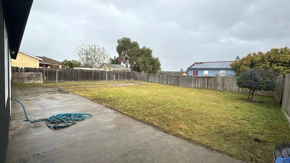 Trusted lawn mowing service in Seaside, CA - Erik’s Junk Express And Lawn Care solutions