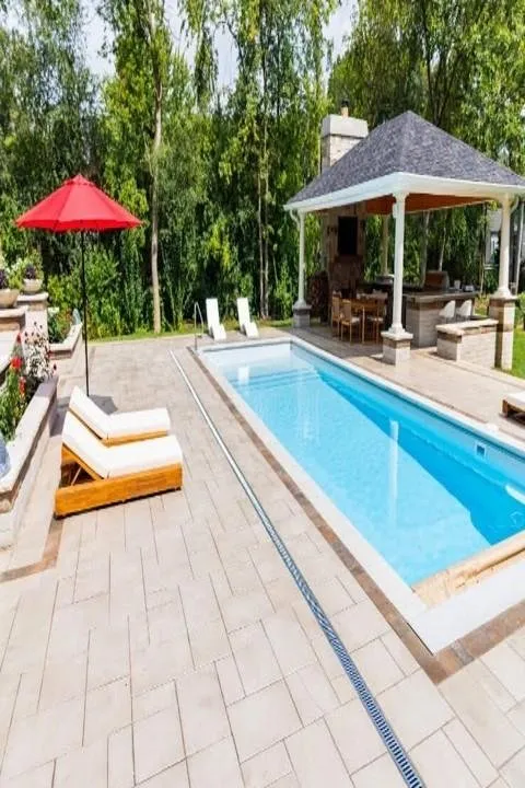 Custom yard cleanup service for beautiful yards across Bolingbrook, IL - Erik's Landscaping