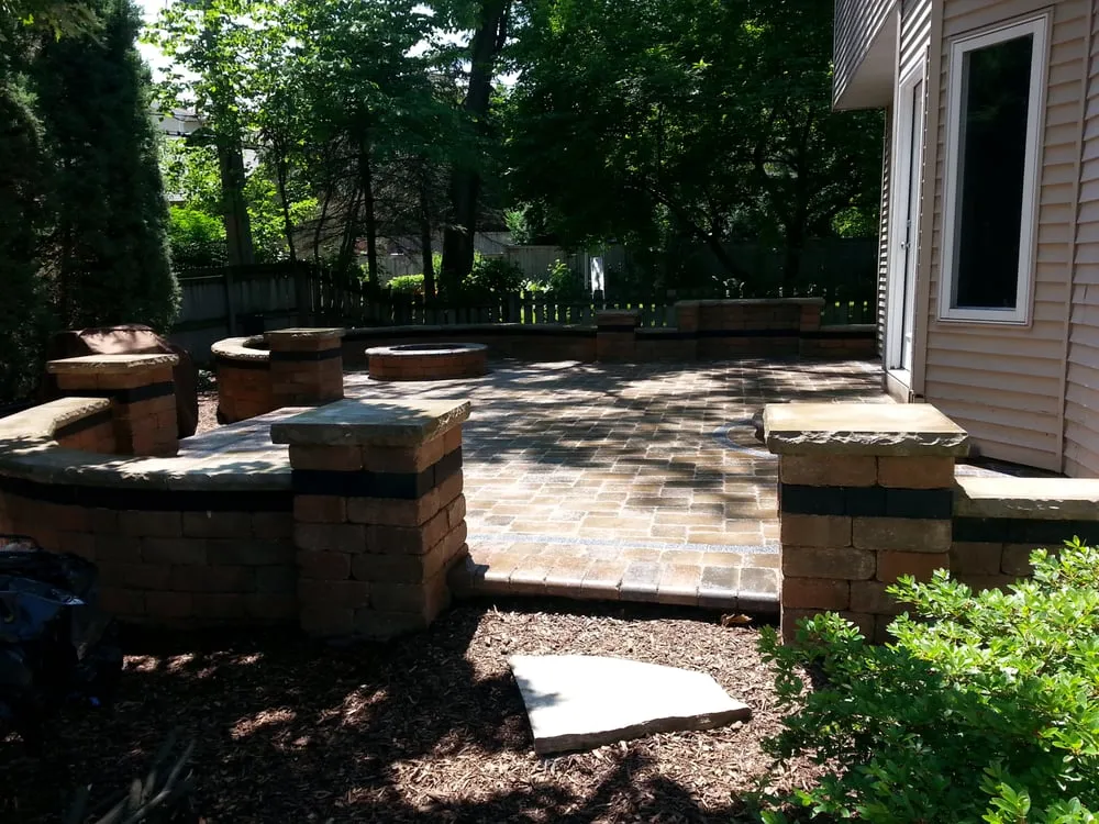 Affordable landscaping services experts serving Bolingbrook, IL - Erik's Landscaping