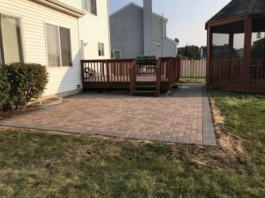 Custom yard maintenance for homes across Bolingbrook, IL - Erik's Landscaping