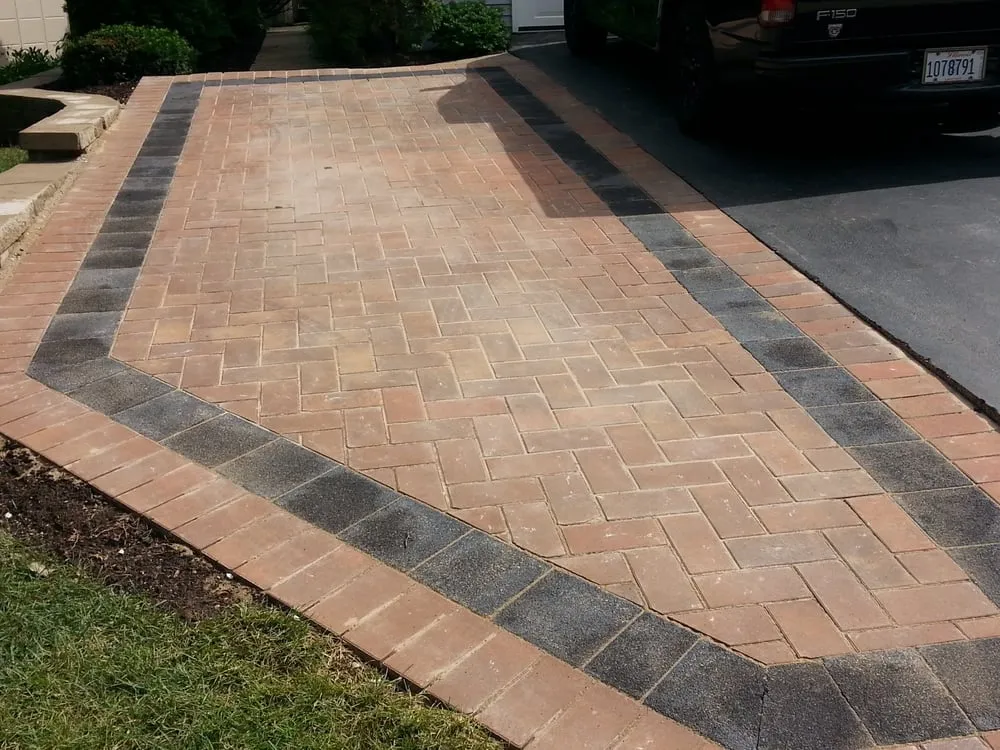 Reliable yard maintenance experts serving Bolingbrook, IL - Erik's Landscaping