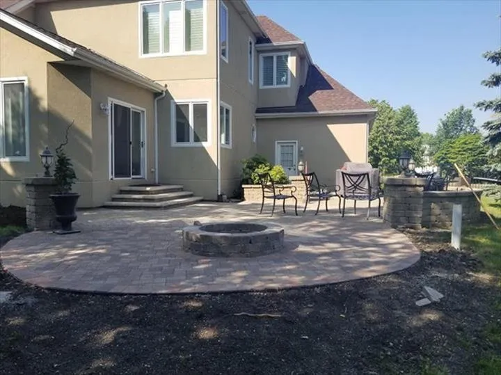 Top-rated yard maintenance experts serving Bolingbrook, IL - Erik's Landscaping