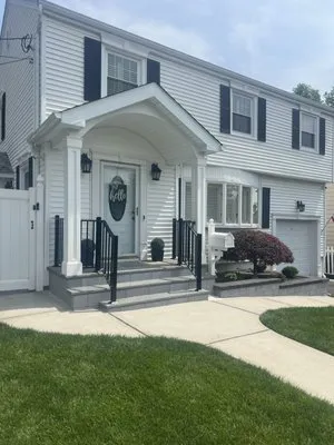 Ernest & Sons General Construction Logo