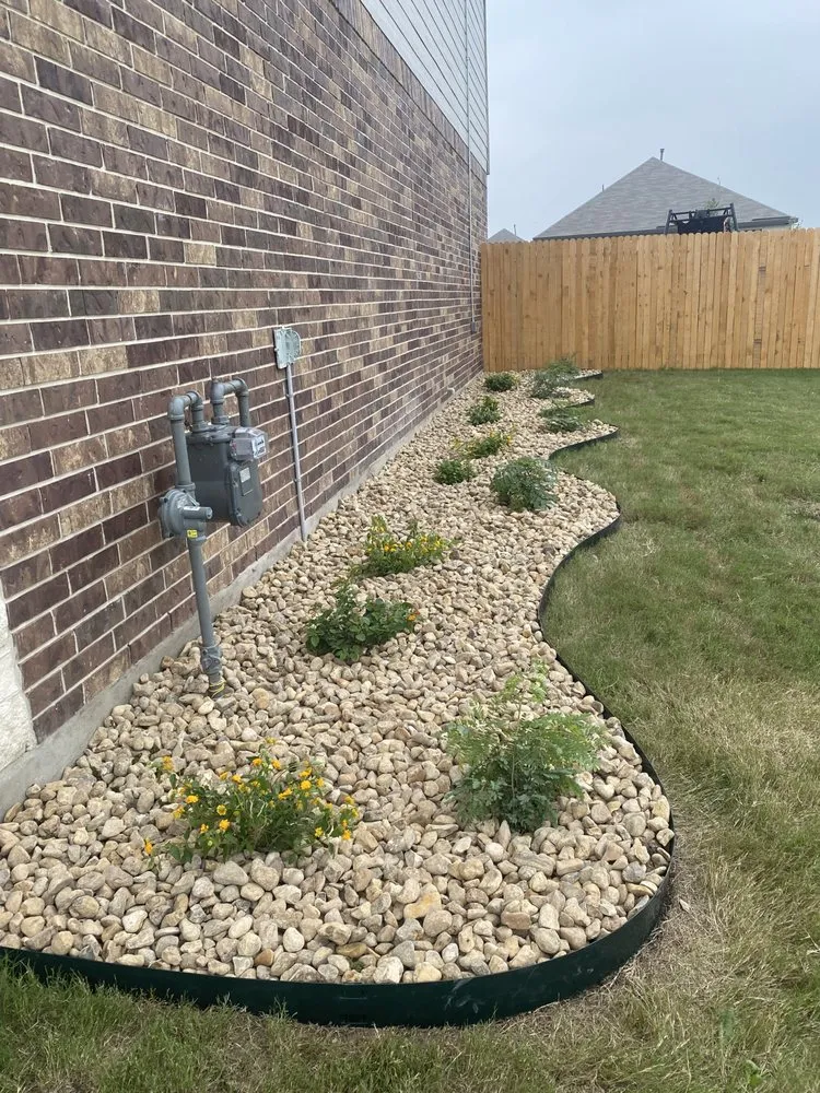 Custom yard maintenance experts serving Cibolo, TX - Ernest Lawn Mowing Service
