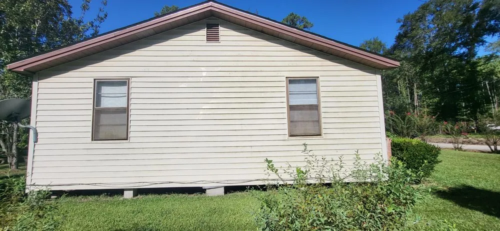 Trusted yard cleanup service in Diboll, TX - Ernesto Guzman Handyman Services