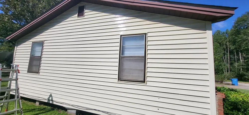 Affordable yard maintenance in Diboll, TX by Ernesto Guzman Handyman Services