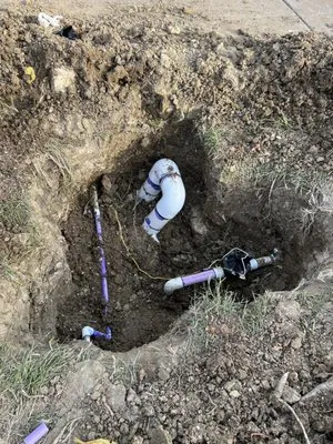 Ernestos Landscaping And Irrigation Logo