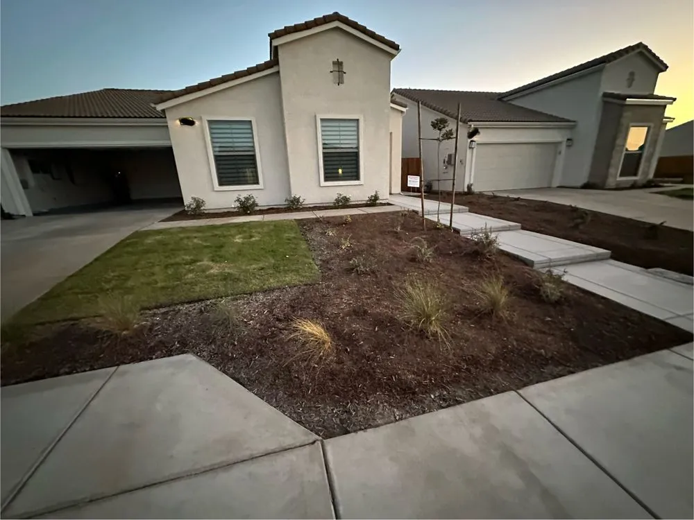 Local lawn care service near you in Bakersfield, CA by Ernesto’s Landscaping Service