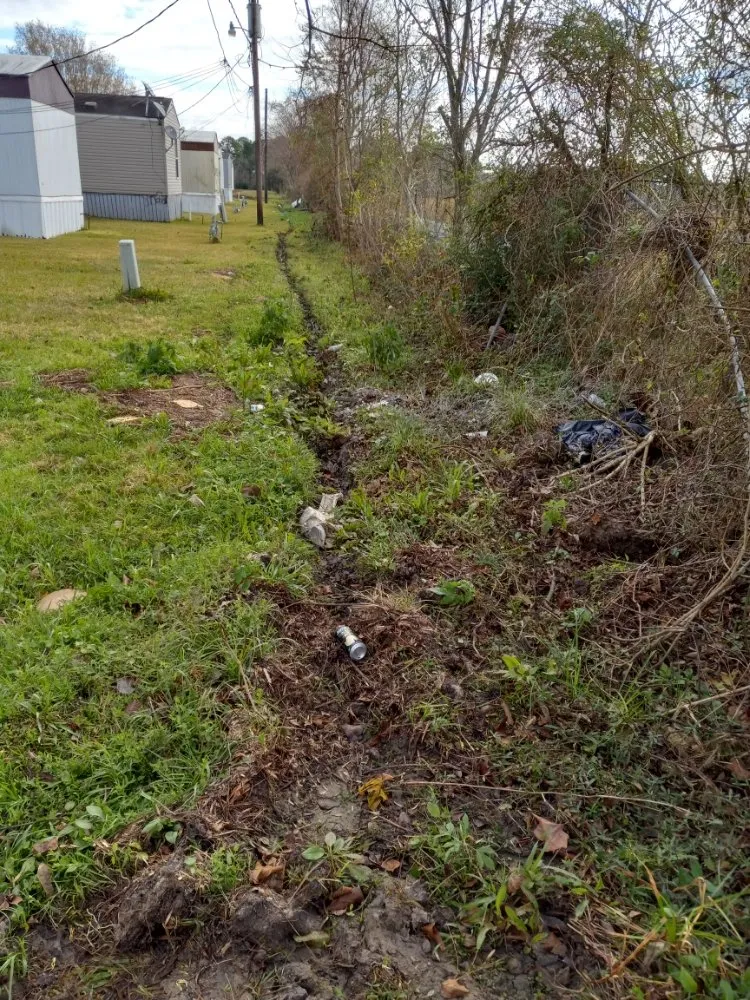 Local residential landscaping in Old River Winfree, TX by Ernie & Son landscape