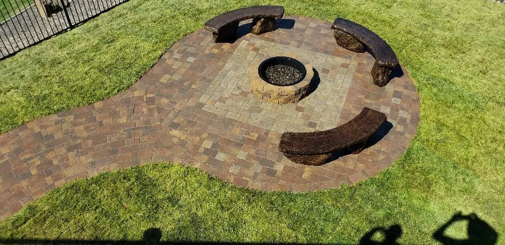 Affordable yard maintenance with custom design across Kennewick, WA - Ernie's Landscaping