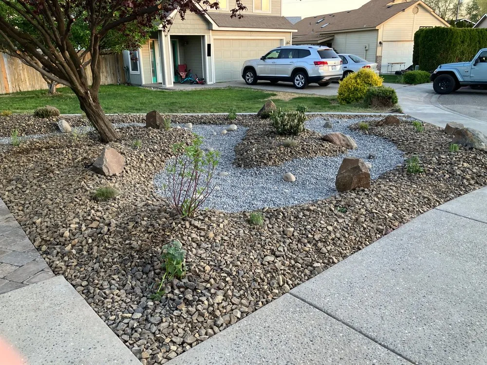 Affordable yard maintenance in Kennewick, WA - Ernie's Landscaping