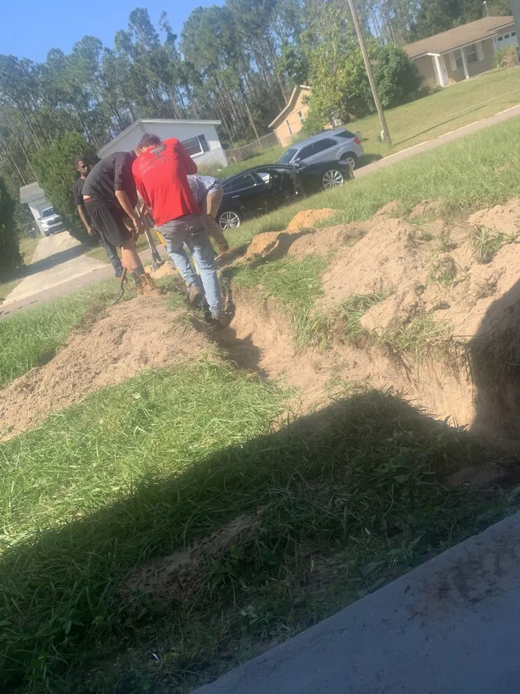 Reliable yard maintenance in Jacksonville, FL by ERO landscaping