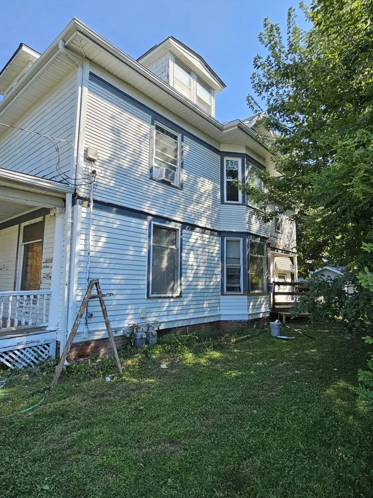 Local residential landscaping for year-round maintenance in Sioux City, IA by ES Contracting