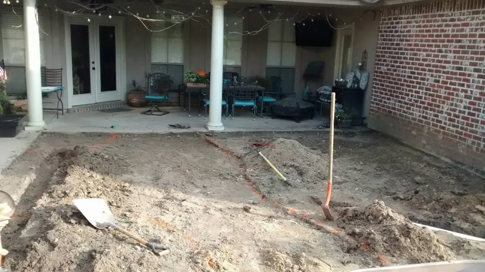 Custom lawn mowing service experts serving Denham Springs, LA - E's Landscaping