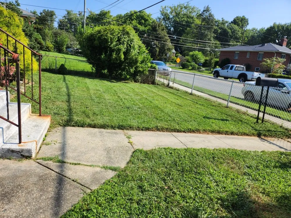 Top-rated lawn mowing service experts serving Rockville, MD - E.S Landscaping
