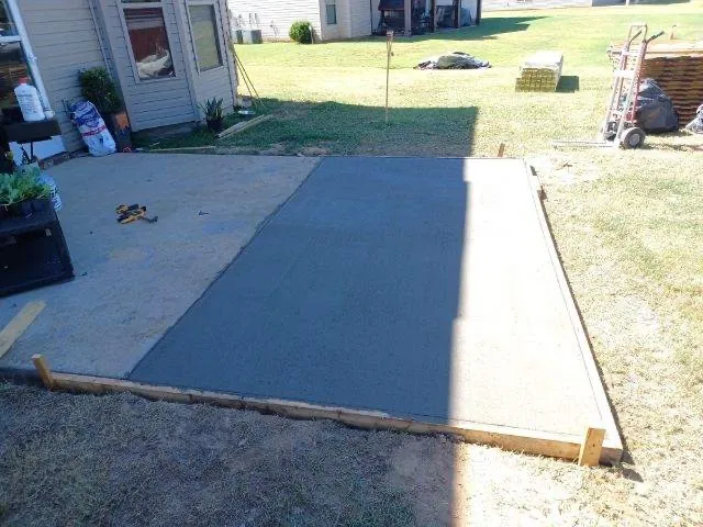 Custom outdoor landscaping in Fort Mitchell, AL by E&S Lawn Care Home Service